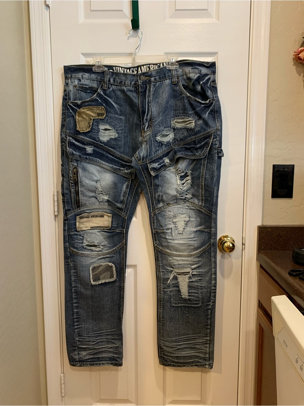 Vintage American Men's Distressed Blue Slim Straight Jeans